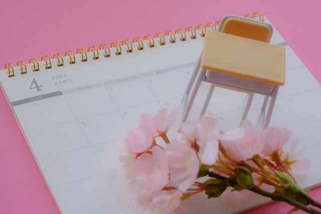 ４月のカレンダーと桜